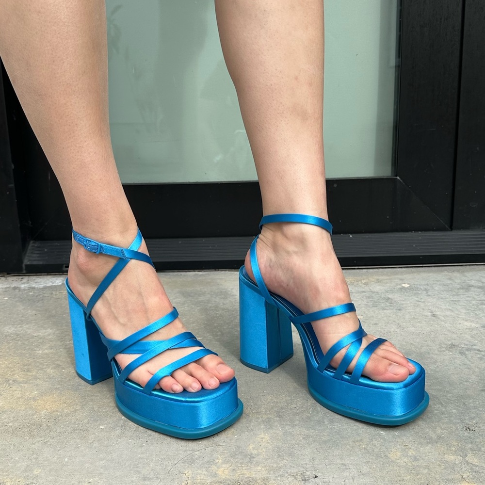 Blue platform heels
